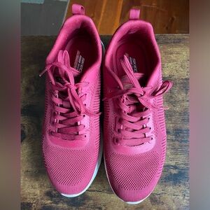 Sketcher’s Size 8.5 Women’s Sneakers.